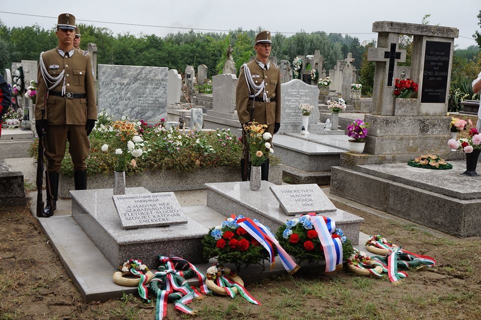 Újraszentelték a Csólyospáloson elhunyt katonák síremlékét
