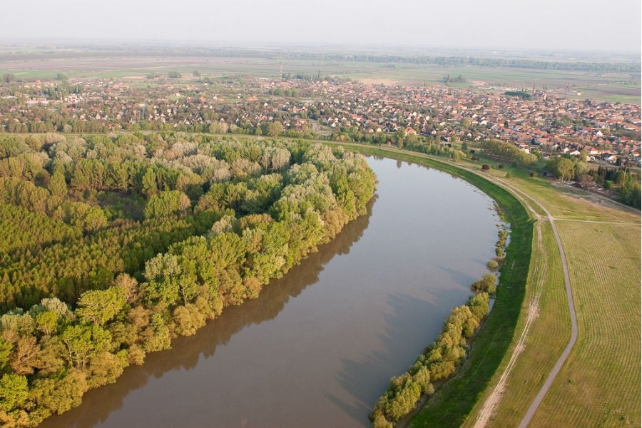 Továbbra is kisebb árhullámok érkeznek a magyarországi folyókon