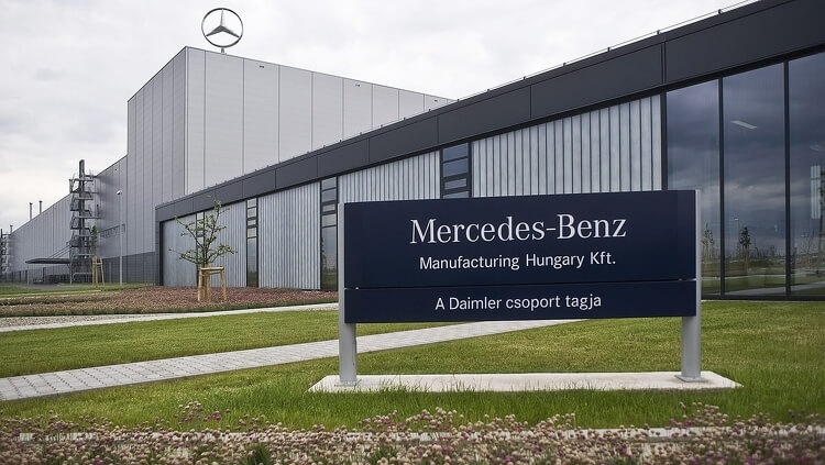 Egyedi abroncsot tervezett a Bridgestone a kecskeméti Mercedes gyárnak