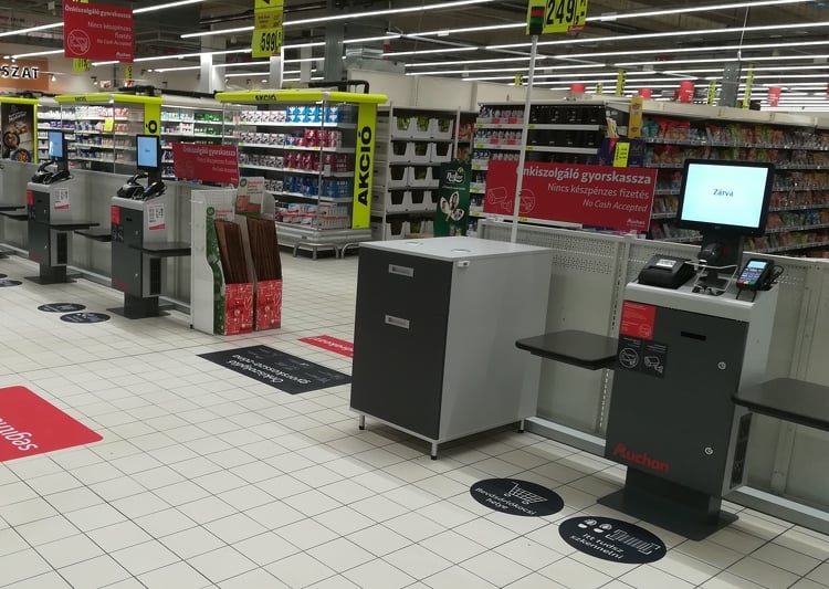 Sebességet vált a kecskeméti Auchan