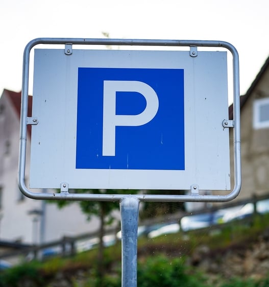 Kalocsán érvénybe lépett az időkorlátos parkolási zóna kiterjesztése 