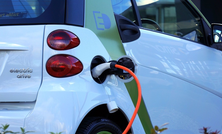 30 százalékkal több áramot töltöttek a hazai elektromos autókba tavaly
