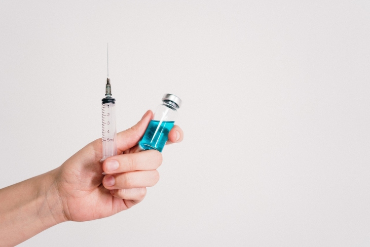 Hétvégén AstraZeneca Covid-19 elleni védőoltásokra várják az értesített lakosokat a bajai kórházban
