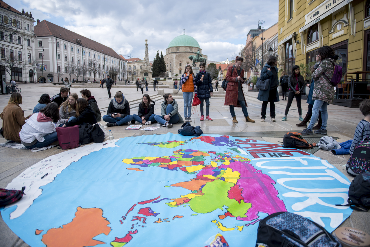 Globális klímasztrájk és aszfaltpiknik a jövőért! - Pécs