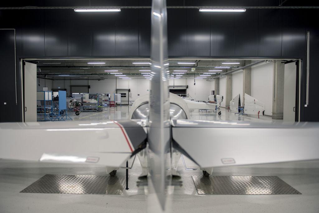 Átadták a Magnus Aircraft új kompozitüzemét Pécsen