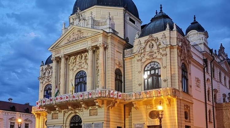 A Pécsi Nemzeti Színház szabad felhasználású utalványra váltja a korábban vásárolt színházjegyeket és bérleteket