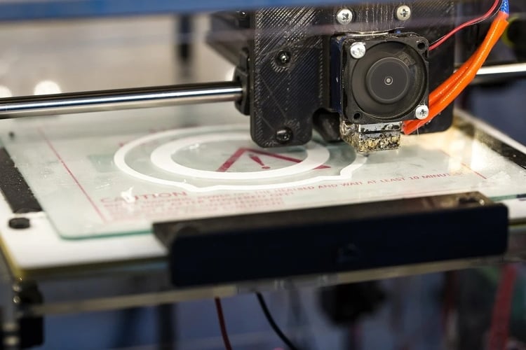 Önkormányzati támogatással létesül 3D nyomtatókat gyártó üzem Pécsen