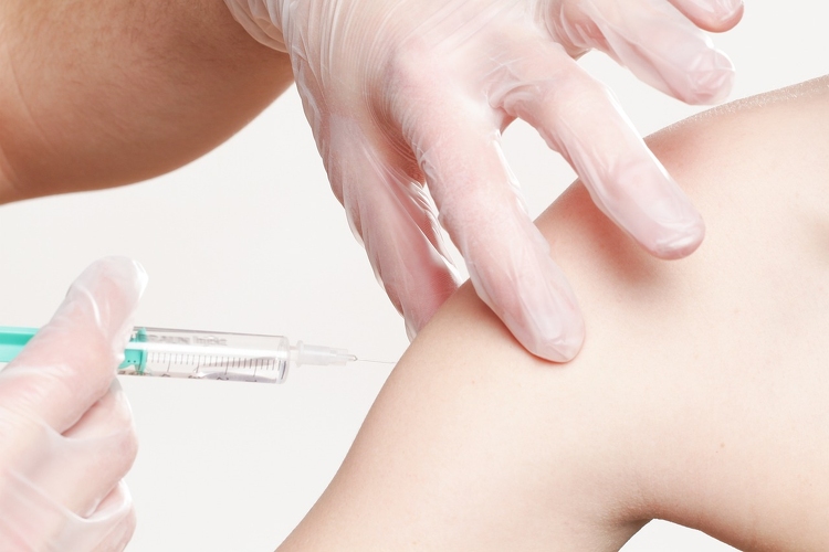 Majomhimlő: a védőoltás az ország több pontján is igényelhető