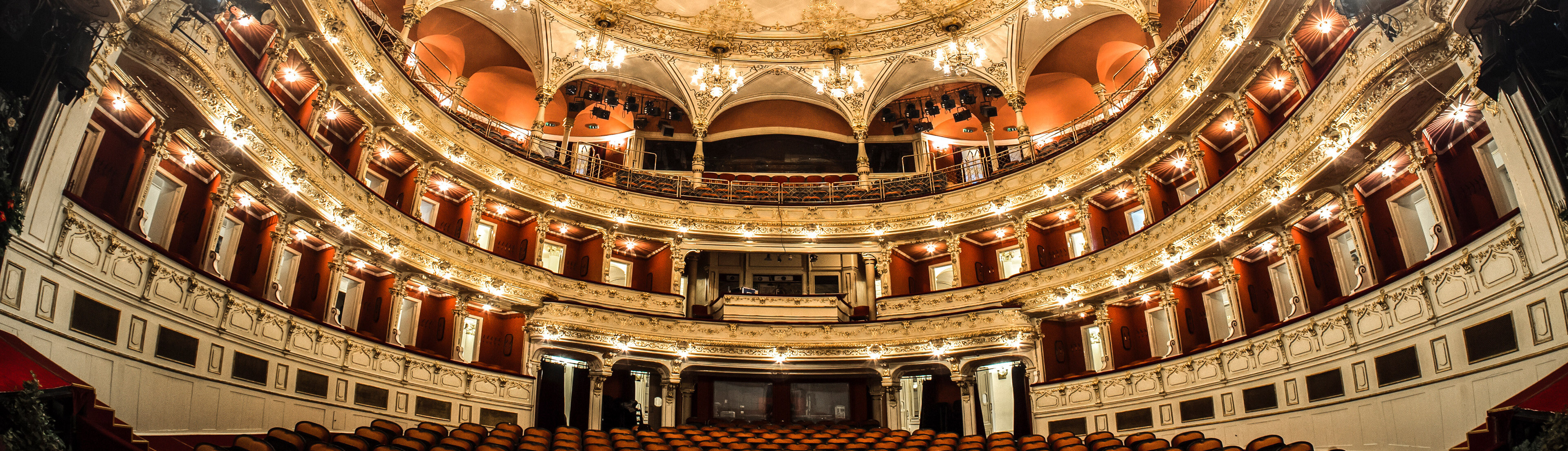 Premierekkel és nagyszínházi produkciókkal várja a közönséget a Pécsi Nemzeti Színház az őszi szezonban