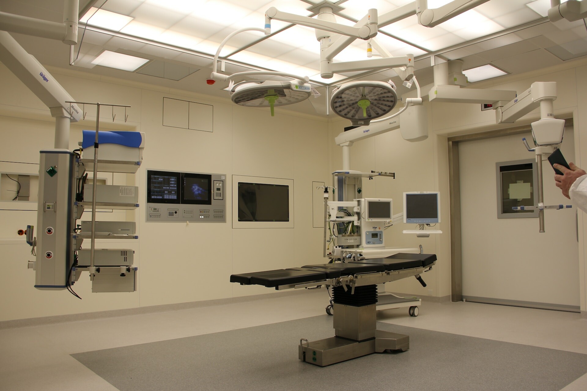 Immár speciális robotsebészeti műtőasztalon is műtenek a PTE Klinikai Központjában