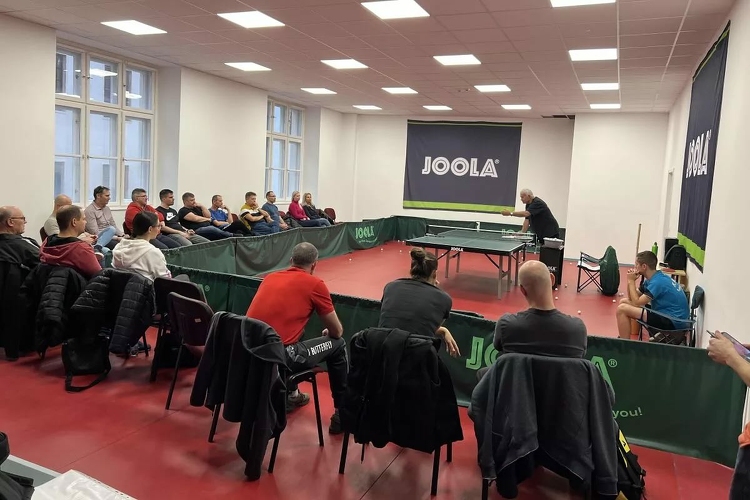 Világbajnok asztalitenisz-edző tartott továbbképzést Pécsen