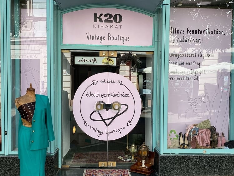 Divatimádók figyelem: Vintage Boutique a pécsi K20 Kirakatban