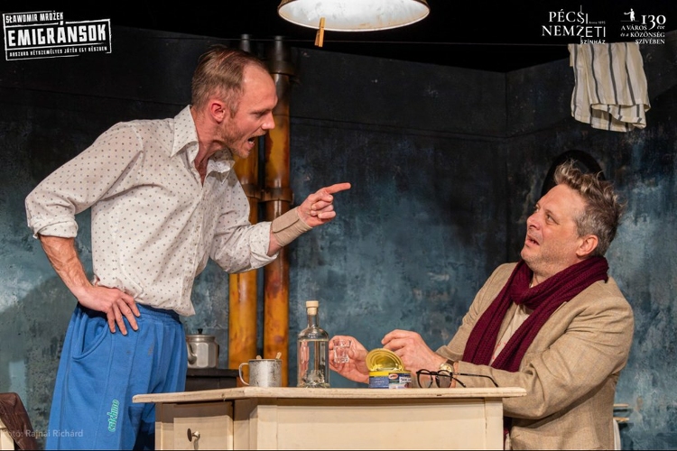 Ilyen  Pécsi Nemzeti Emigránsok című darabja