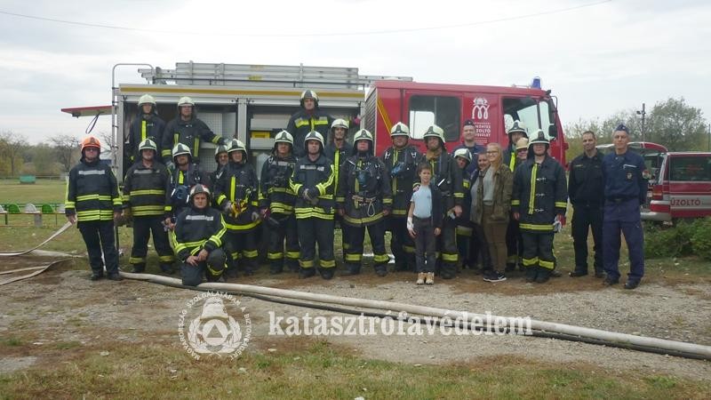 Célegyenesben a martonvásári önkéntes tűzoltó egyesület