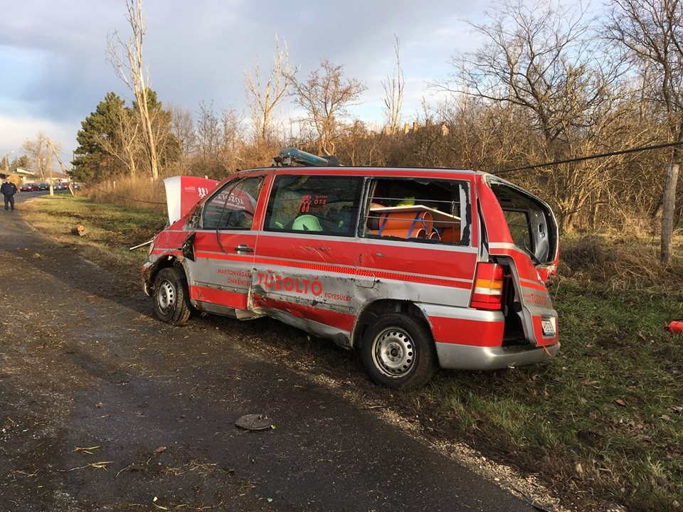 Balesetben megsérült a Martonvásári Önkéntes Tűzoltók felszerelése - gyűjtést indítottak a pótlásukra