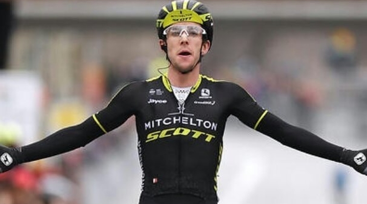 Giro d'Italia - Simon Yates jelezte indulási szándékát
