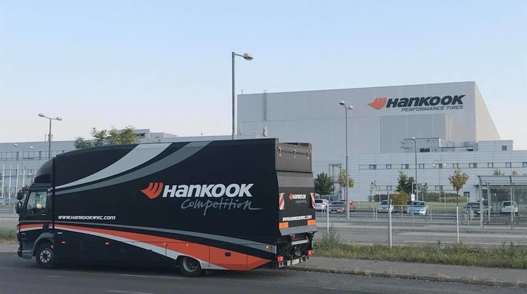 Koronavírus - Hétfőtől felfüggeszti a termelést a Hankook rácalmási gyára