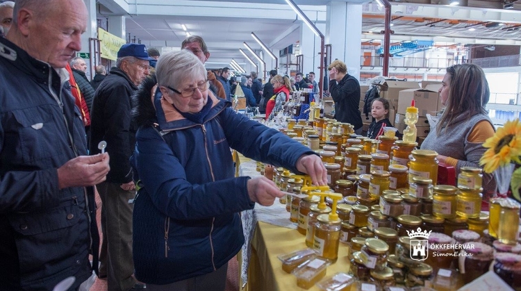 Ismét Székesfehérváron gyűltek össze Közép-Európa méhészei