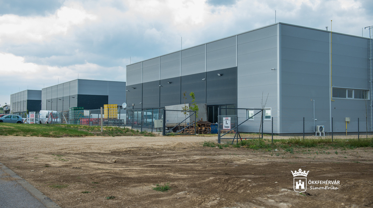 Négy új üzemcsarnokkal bővült az Alba Ipari Zóna Székesfehérváron