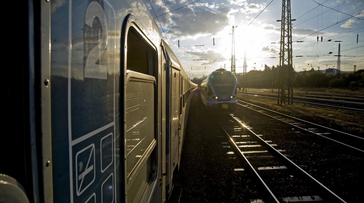 Változik a vasúti közlekedési rend a pünkösdi hosszú hétvégén