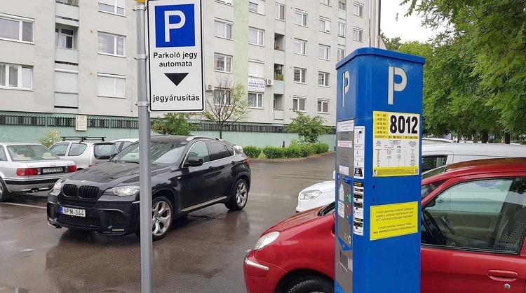 Újabb utcák kerülnek a parkolási övezetbe július 1-től Székesfehérváron