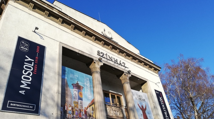 Tizenkét bemutatót tart az új évadban a dunaújvárosi Bartók Színház