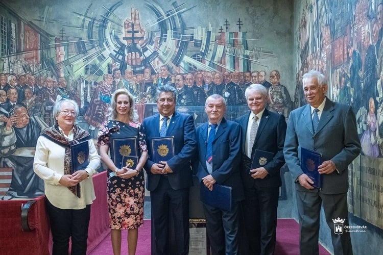 Szakmai díjakat adtak át Székesfehérváron