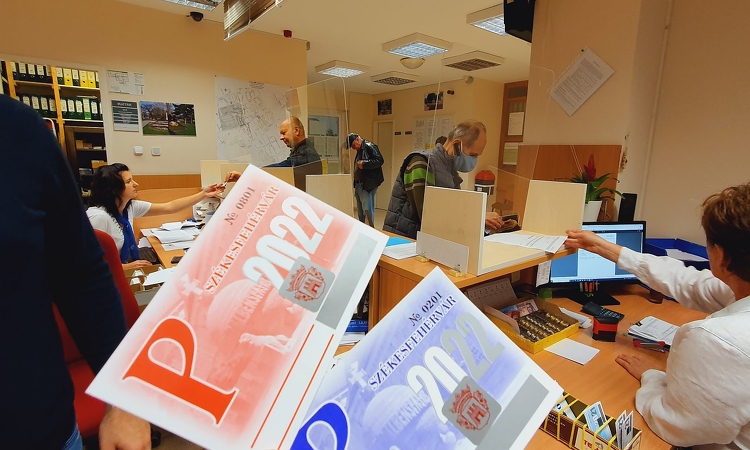 Meghosszabbította nyitvatartási idejét a parkolási ügyfélszolgálat Székesfehérváron