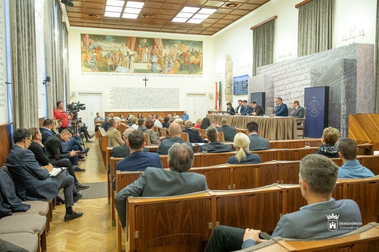 Takarékossági intézkedések: több intézmény beszár Székesfehérváron