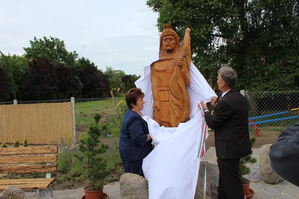 Szent Flórián szobrot avattak Rákóczifalván