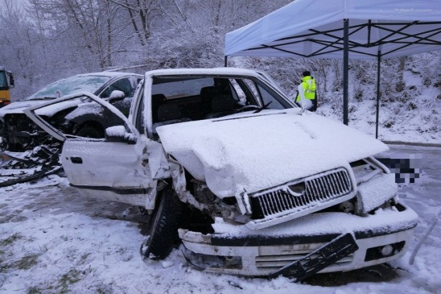 Több balesetet okozott a havazás Jász-Nagykun-Szolnok megyében