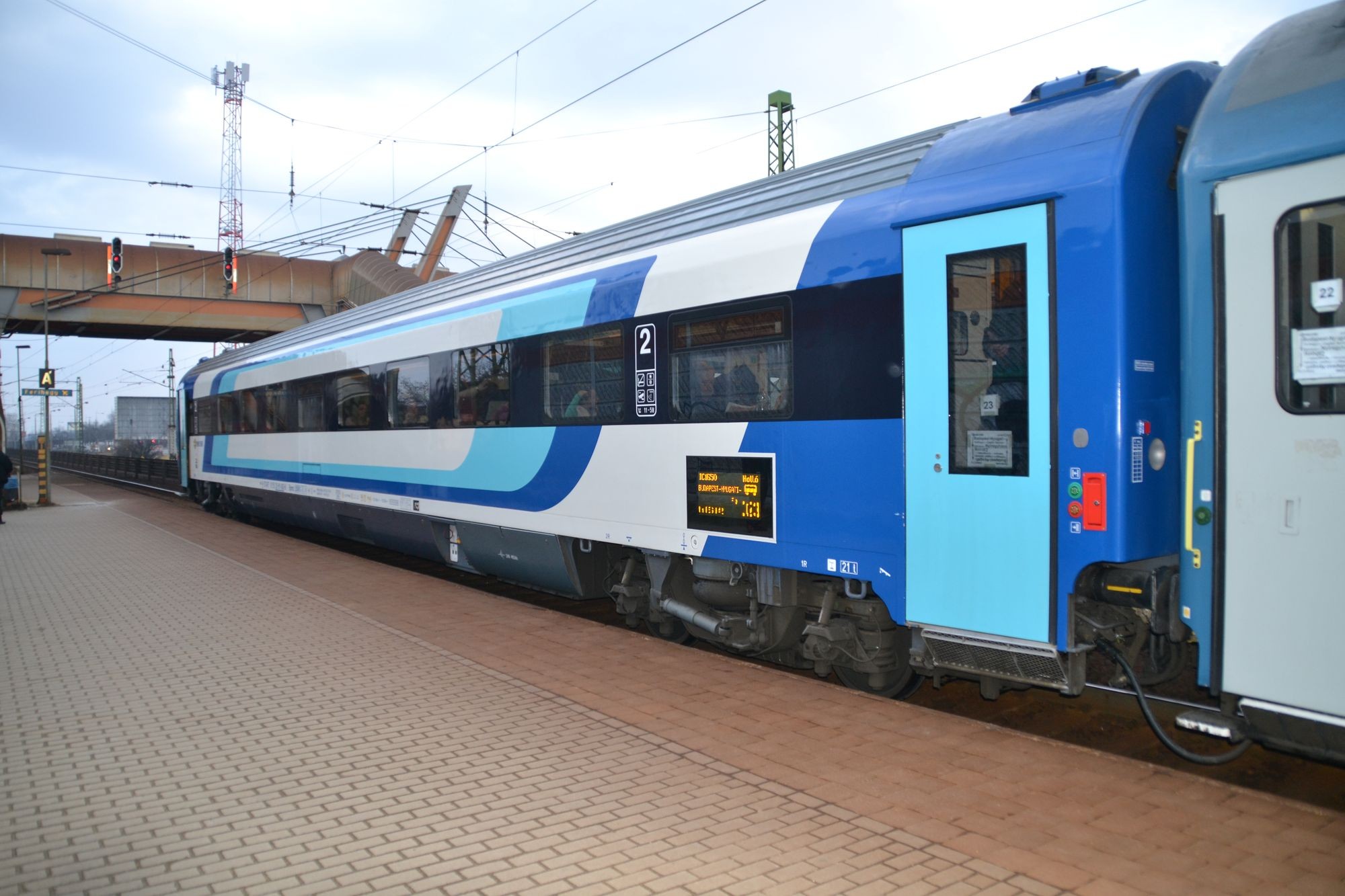 Húsz nemzetközi IC+ vasúti kocsi 2019 első felében forgalomba áll