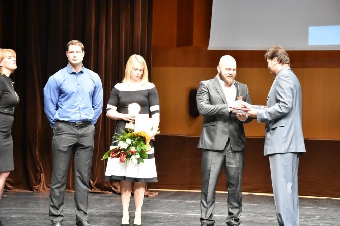 Bodonyi Dóra és ifj. Cseh Sándor kapta a Kővári Tamás-díjat