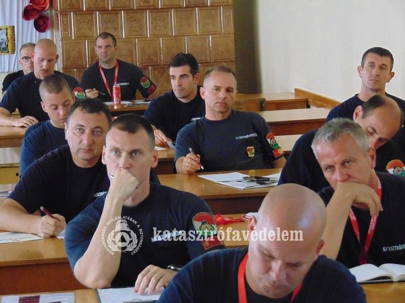 Elkezdődött a tűzoltók országos vetélkedője Karcagon