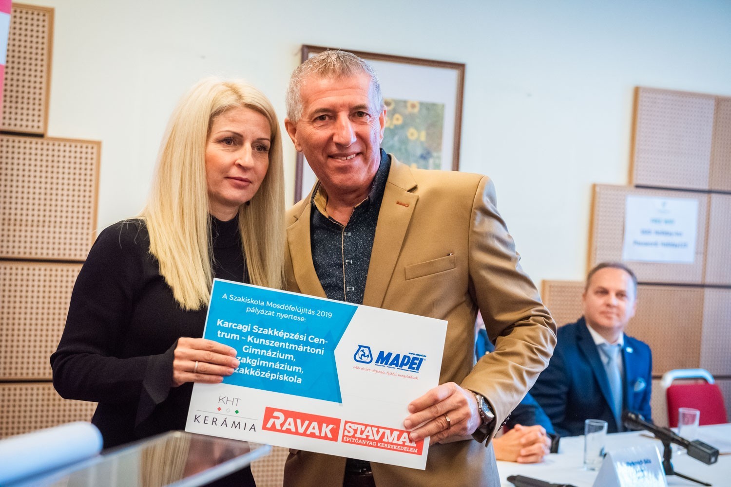 Kunszentmárton gimnáziuma is nyertese a mosdófelújítási programnak