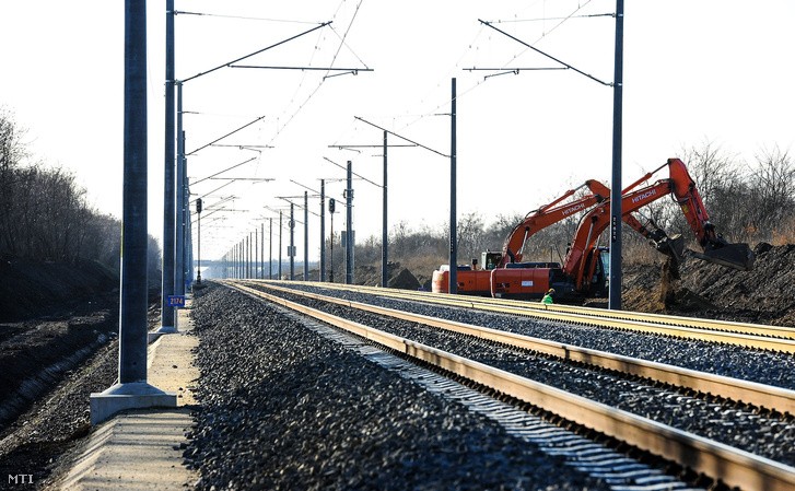 Felújítja a MÁV a szolnoki vasútvonalat, jelentős változás lesz a forgalomban