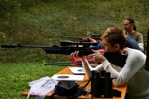 Lövészetet tanulhattak a Jász-Nagykun-Szolnok Megyei Kormányhivatal munkatársai