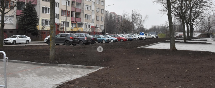 Újabb utcában épültek parkolók a szolnoki Széchenyi lakótelepen