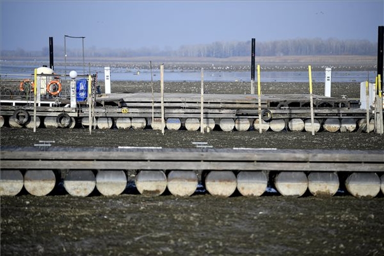 Beállítják a Tisza-tó téli vízszintjét