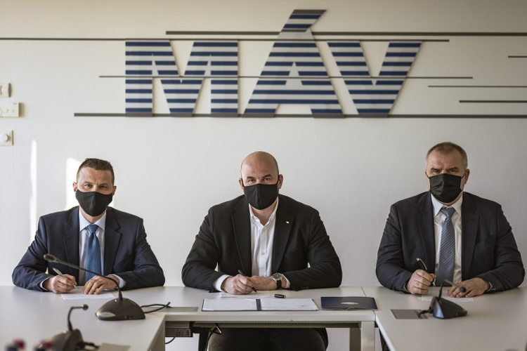 Már két buszgyártó céggel kötött együttműködési megállapodást a MÁV