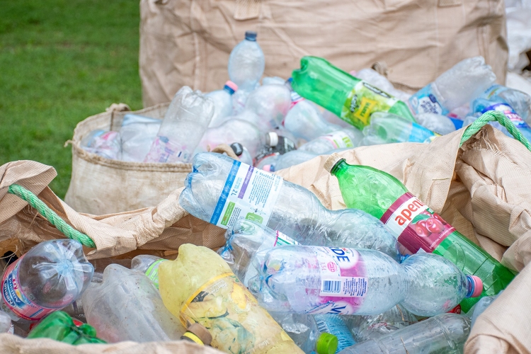 Több mint öt tonna hulladék gyűlt össze a II. Tisza-tavi PET Kupán