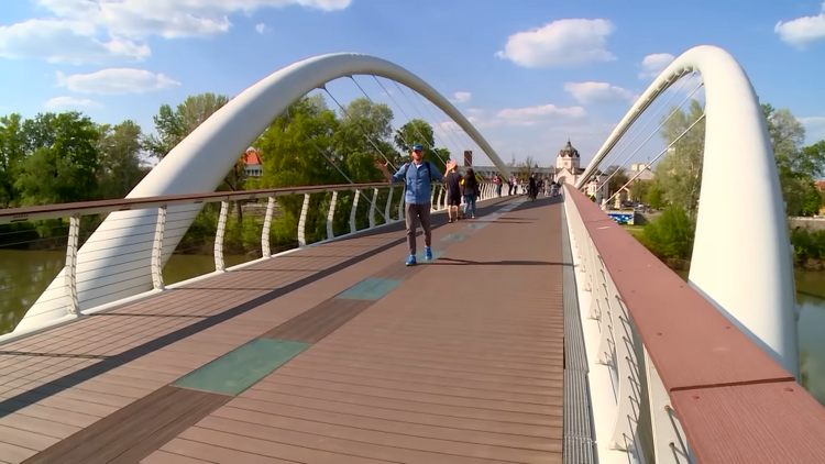 Szolnokon járt a Poggyász stábja: bemutatták miért érdemes a városba látogatni turistaként - videó