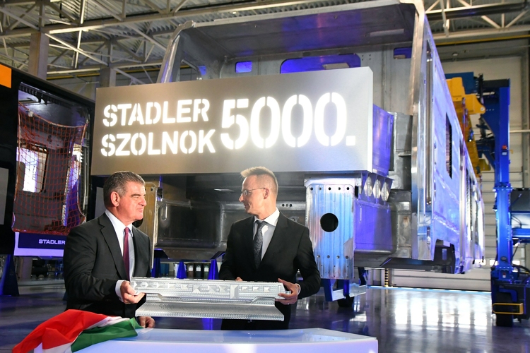A Stadler 17 milliárd forintos beruházással több mint 170 munkahelyet hoz létre Szolnokon