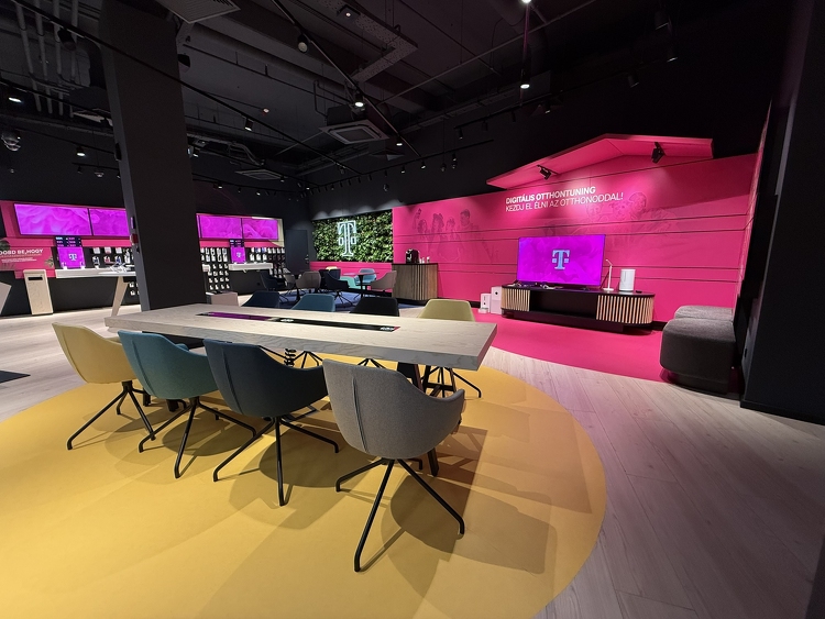 Innovatív környezetben, közvetlenebb kiszolgálással várja ügyfeleit Szolnokon a Magyar Telekom