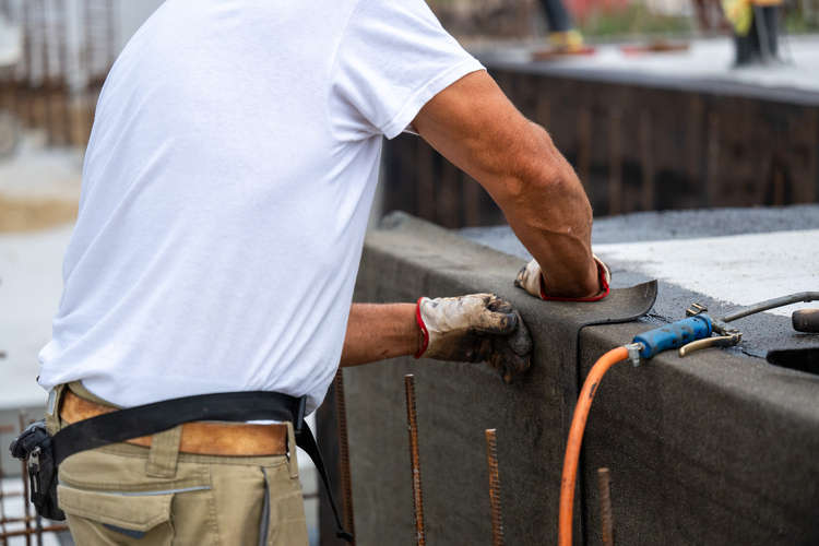 Felújítják a Mátyás király úti iskolaépületet Szolnokon