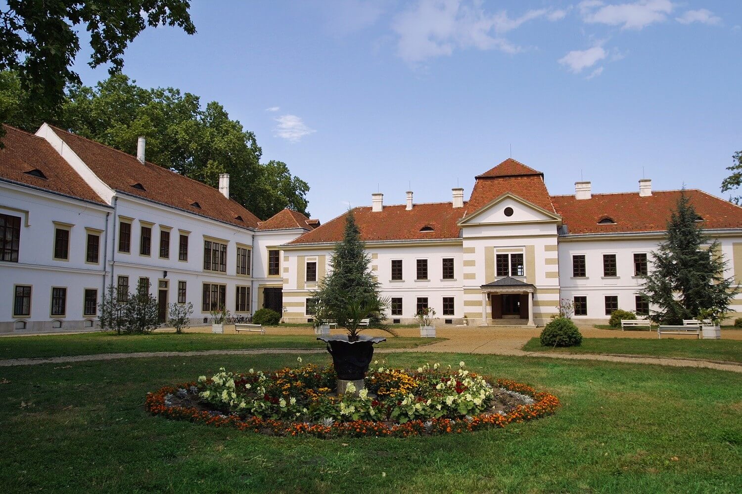 Széchenyi születésnapján adták át a nagycenki kastély kápolnáját