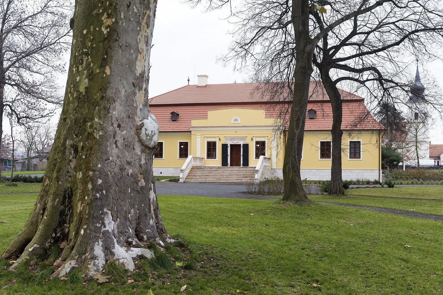 Visszanyerte eredeti pompáját ez a 190 éves Szabolcs megyei kúria