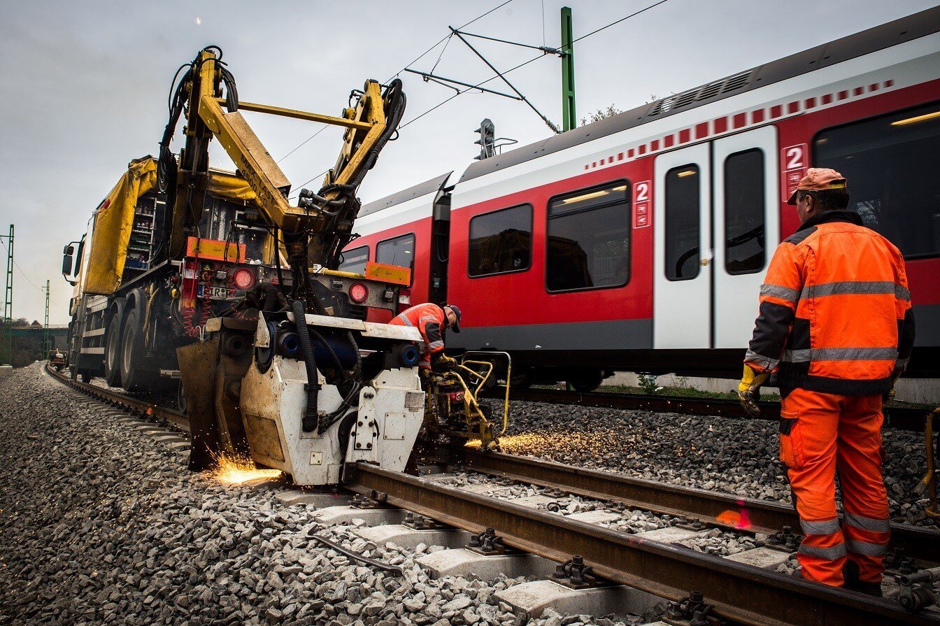 Látványos szakaszába ért a Kelenföld-Százhalombatta vasút korszerűsítése