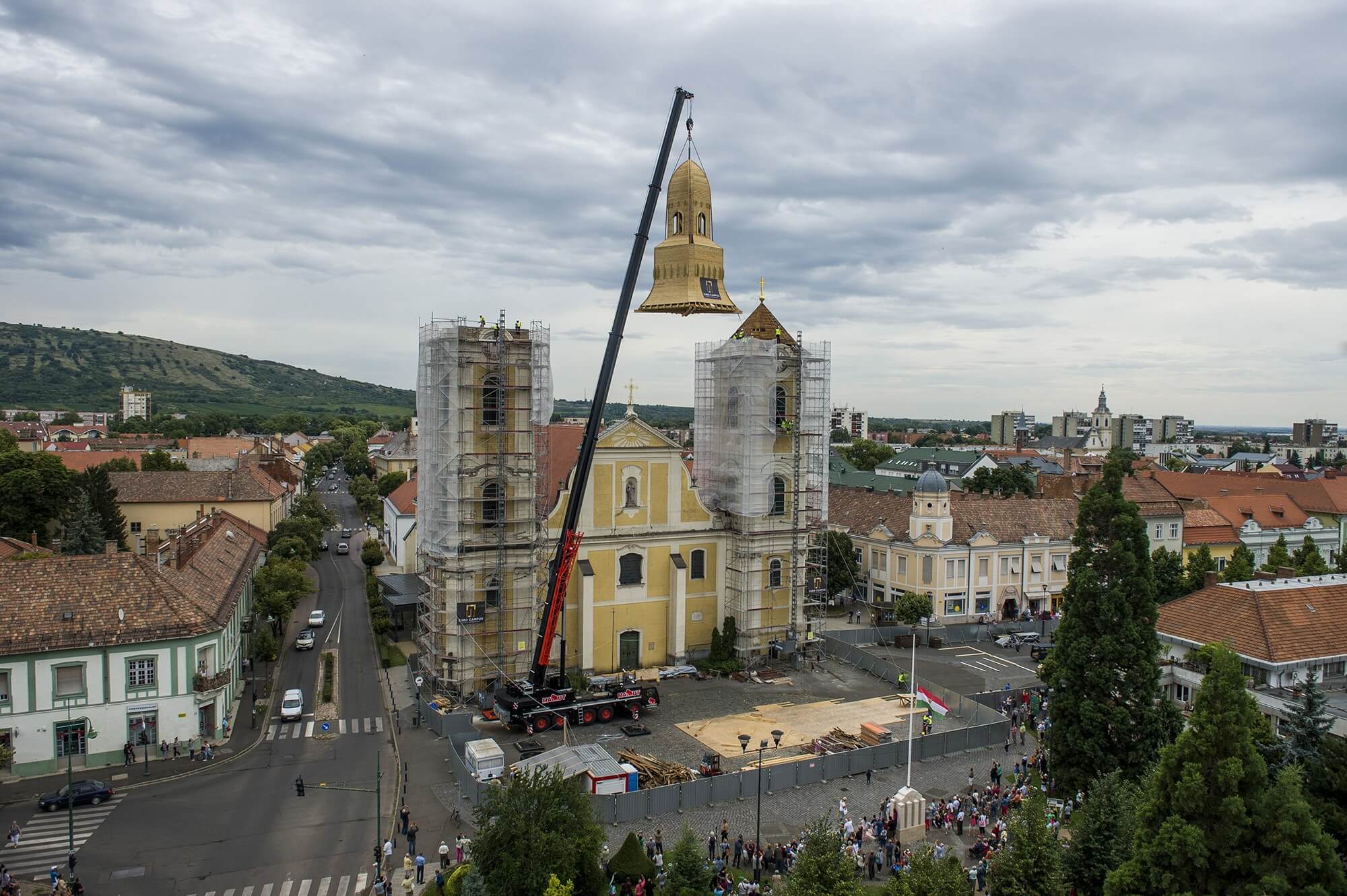 Látványos szakaszához érkezett Gyöngyös barokk templomának felújítása