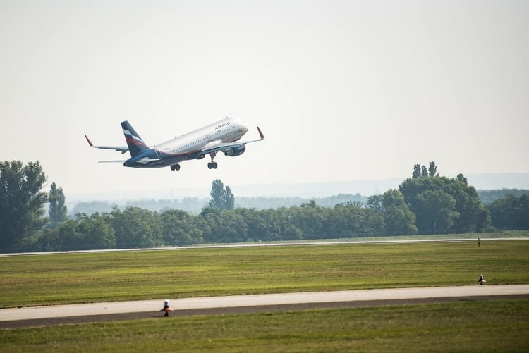 Budapest Airport: új gyorsvasút és áruszállító repülőtér épül 